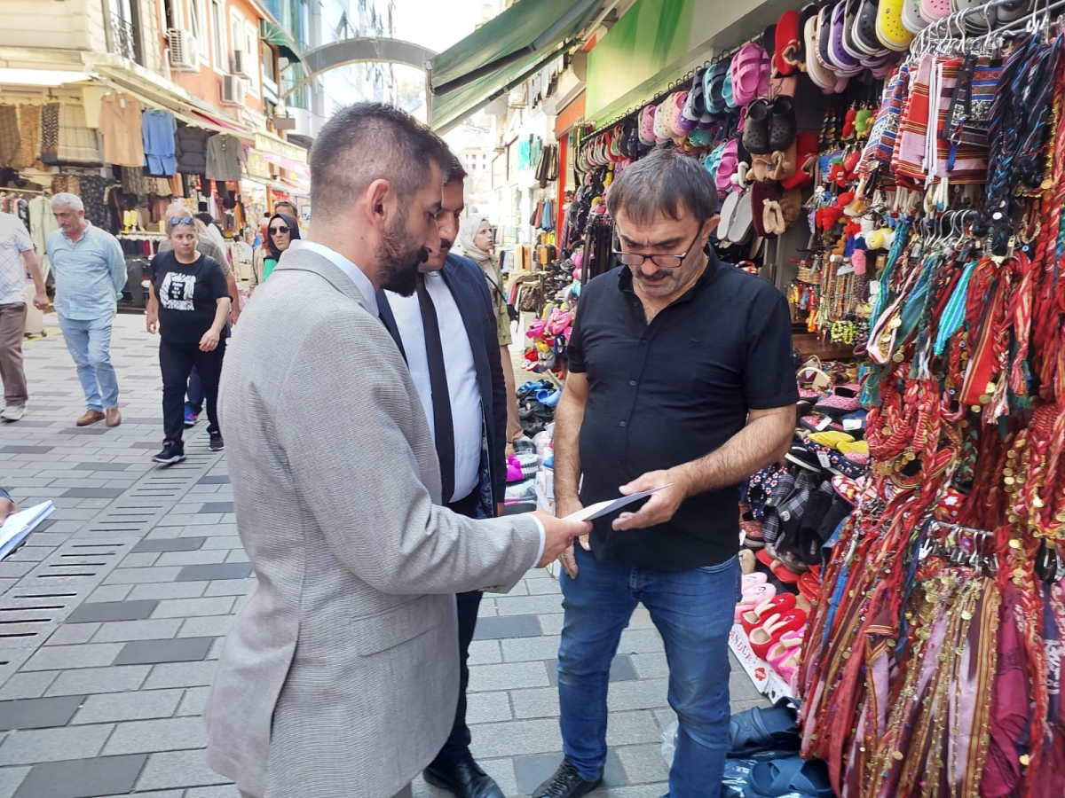 MHP İlçe başkanı ve Ülkü Ocakları Başkanından sokakta il kongresine davet