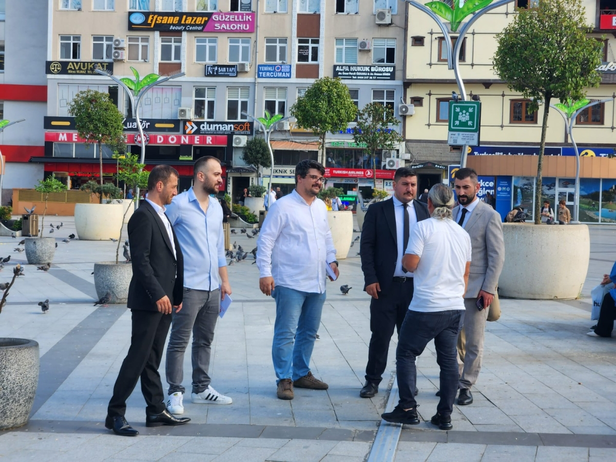 MHP İlçe başkanı ve Ülkü Ocakları Başkanından sokakta il kongresine davet
