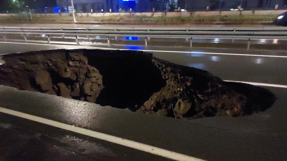 Rize'de şiddetli yağış hayatı olumsuz etkiledi