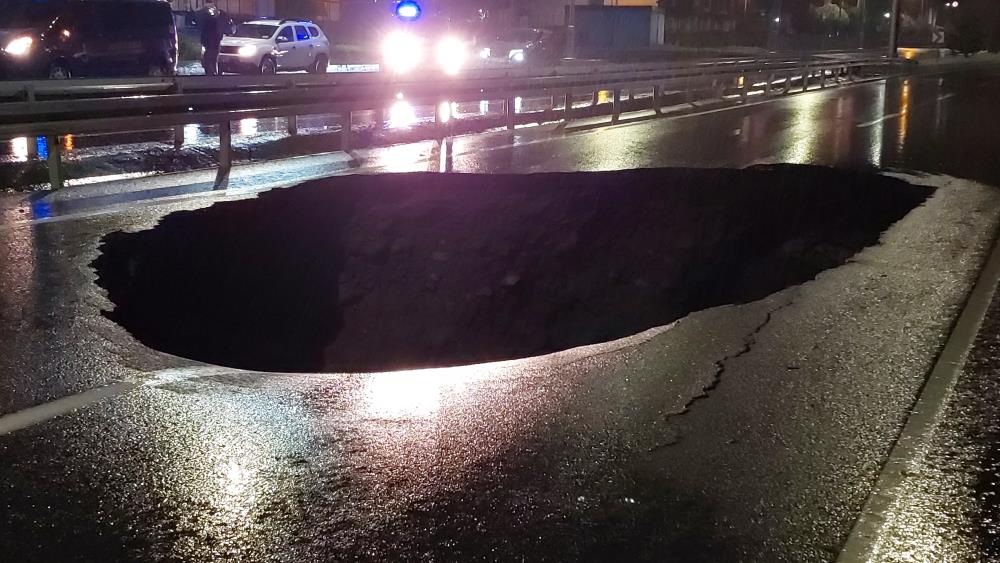 Rize'de şiddetli yağış hayatı olumsuz etkiledi
