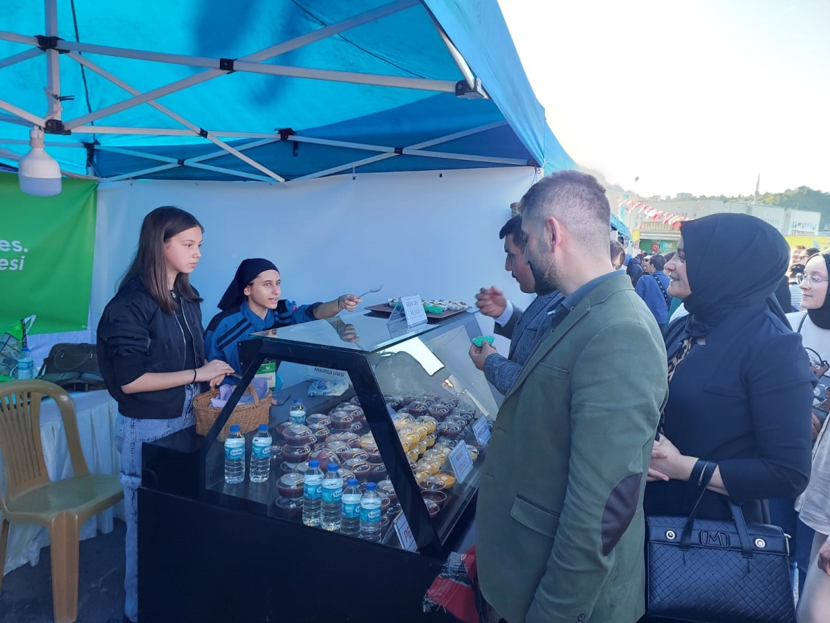 MHP Rize'den GastroRize stantlarına ziyaret