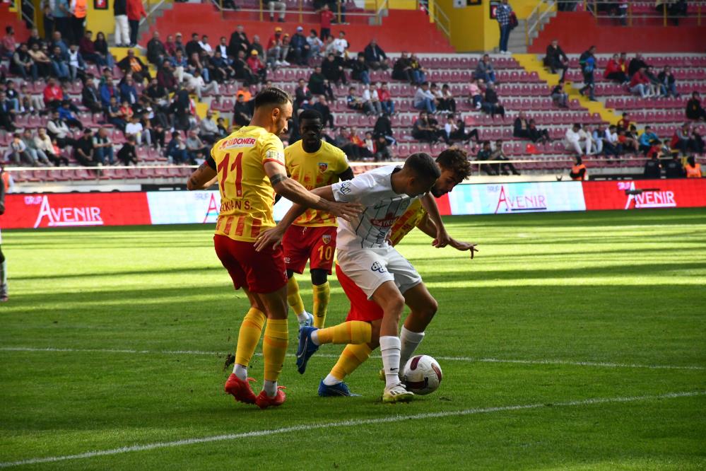 Rizespor Kayseri'de engele takıldı