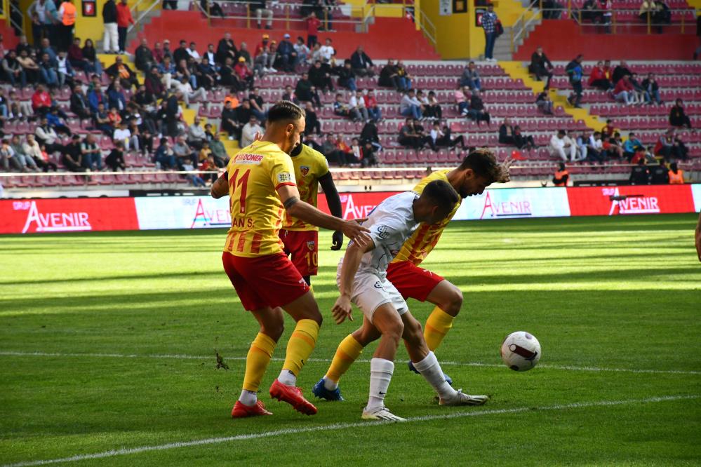 Rizespor Kayseri'de engele takıldı