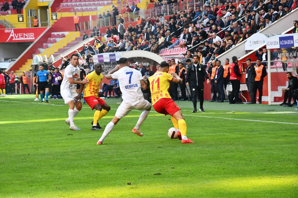 Rizespor Kayseri'de engele takıldı