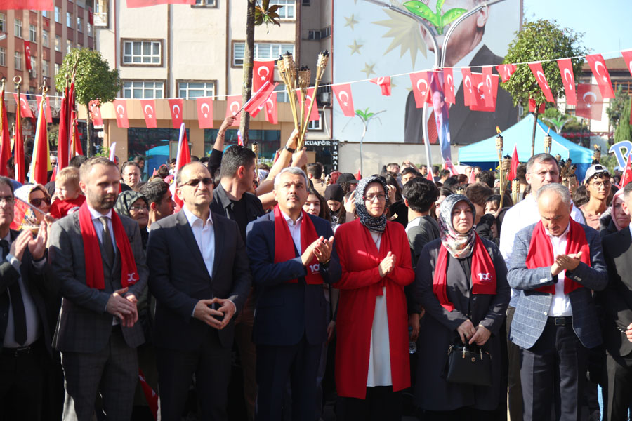 Rize’de Cumhuriyetin 100. Yılında yürüyüş yapıldı