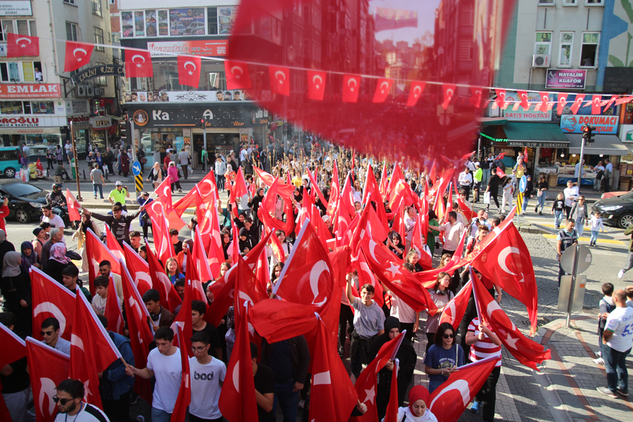 Rize’de Cumhuriyetin 100. Yılında yürüyüş yapıldı