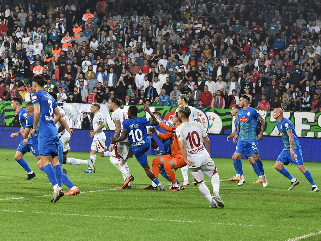 Rizespor - Galatasaray maçı fotoğrafları