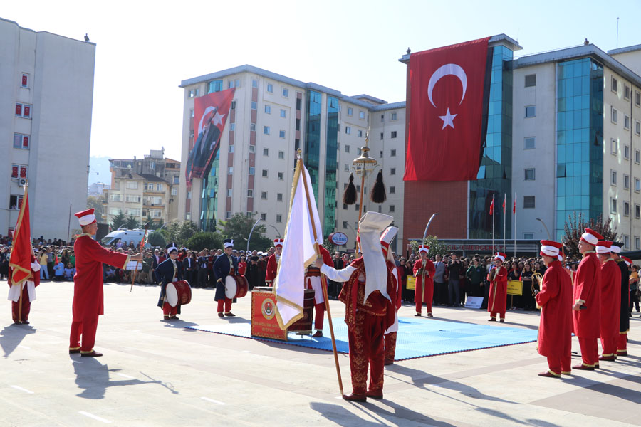 Rize’de Cumhuriyetin 100. yılı kutlandı