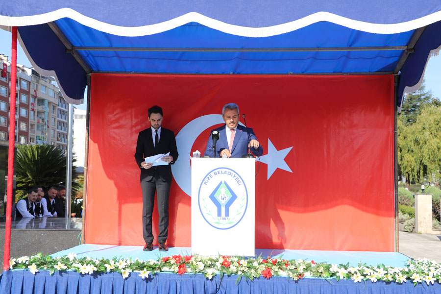 Rize’de Cumhuriyetin 100. yılı kutlandı