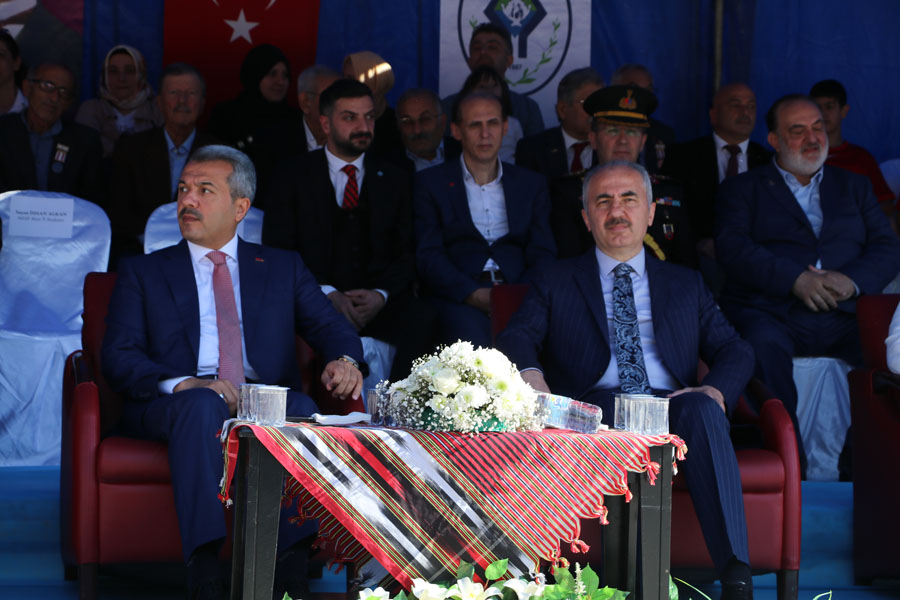 Rize’de Cumhuriyetin 100. yılı kutlandı