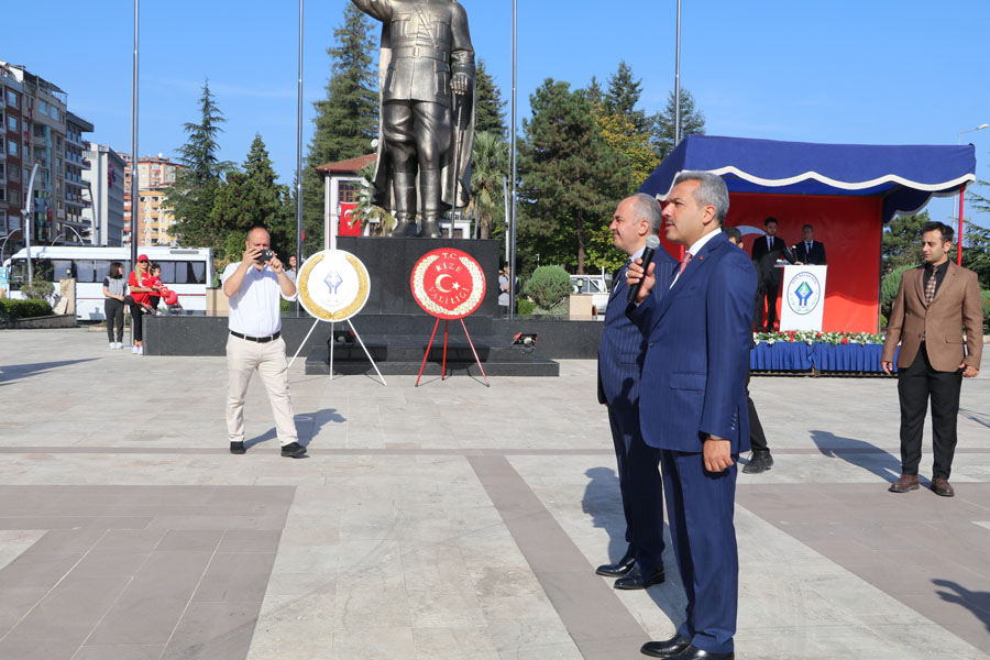 Rize’de Cumhuriyetin 100. yılı kutlandı
