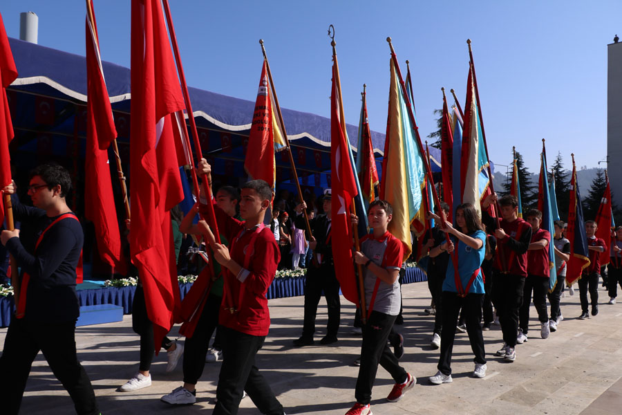 Rize’de Cumhuriyetin 100. yılı kutlandı