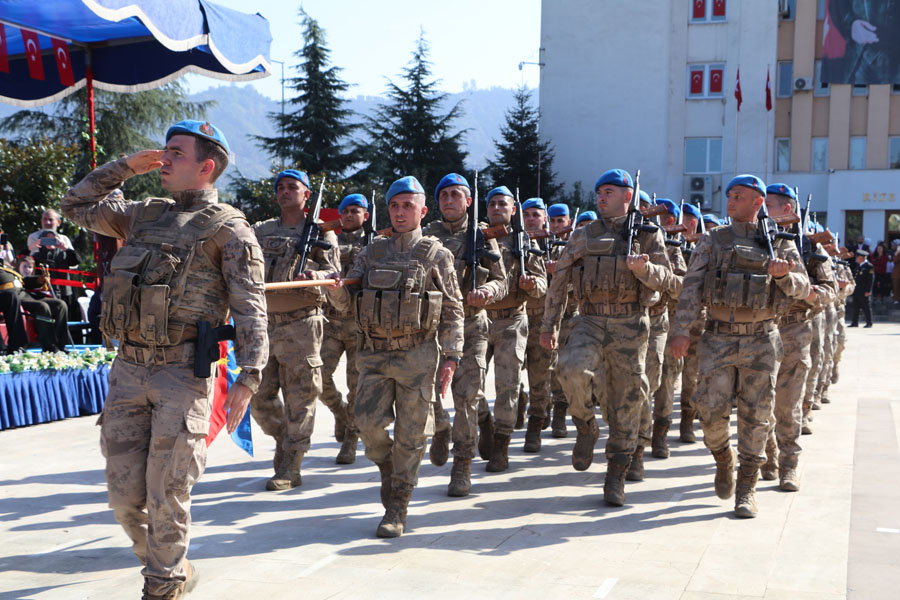 Rize’de Cumhuriyetin 100. yılı kutlandı