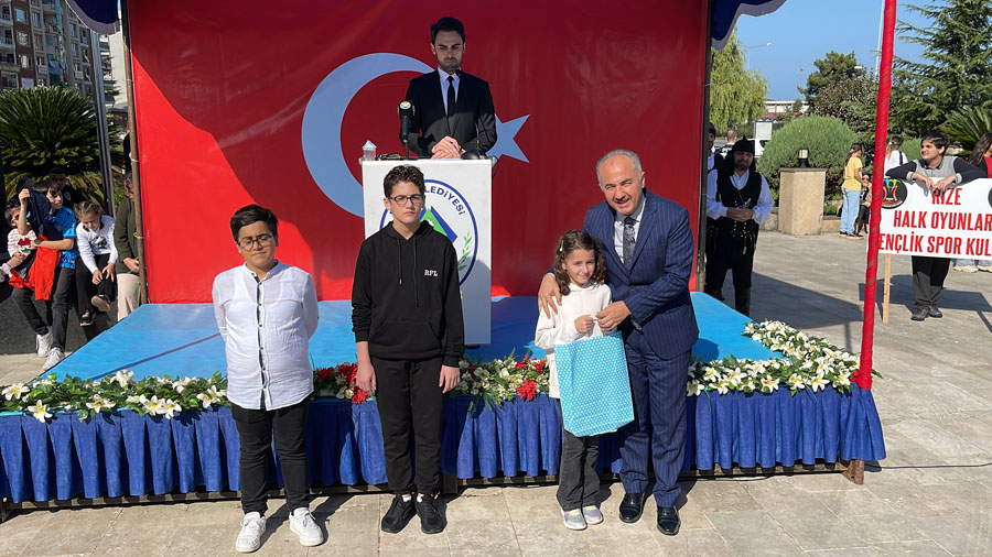 Rize’de Cumhuriyetin 100. yılı kutlandı
