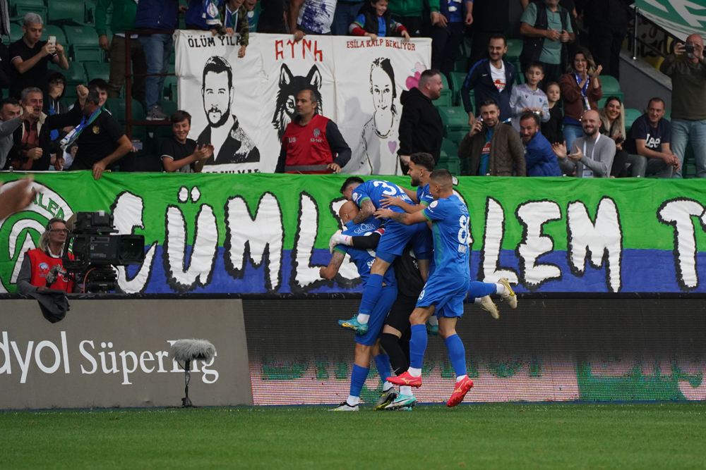 Çaykur Rizespor - İstanbulspor maçı fotoğrafları