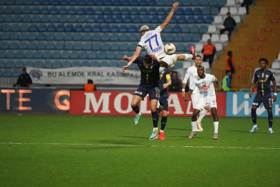 Rizespor-Kasımpaşa maçı fotoğrafları