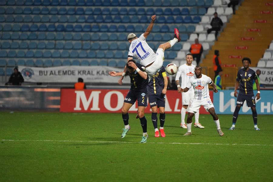 Rizespor-Kasımpaşa maçı fotoğrafları