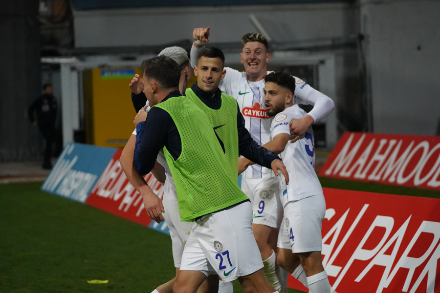 Rizespor-Kasımpaşa maçı fotoğrafları