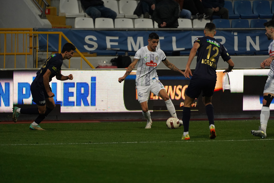 Rizespor-Kasımpaşa maçı fotoğrafları