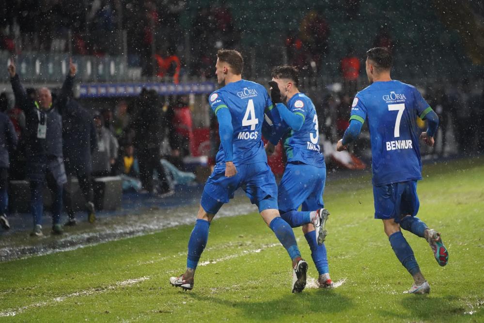 Rizespor-Adana Demirspor maçı fotoğrafları
