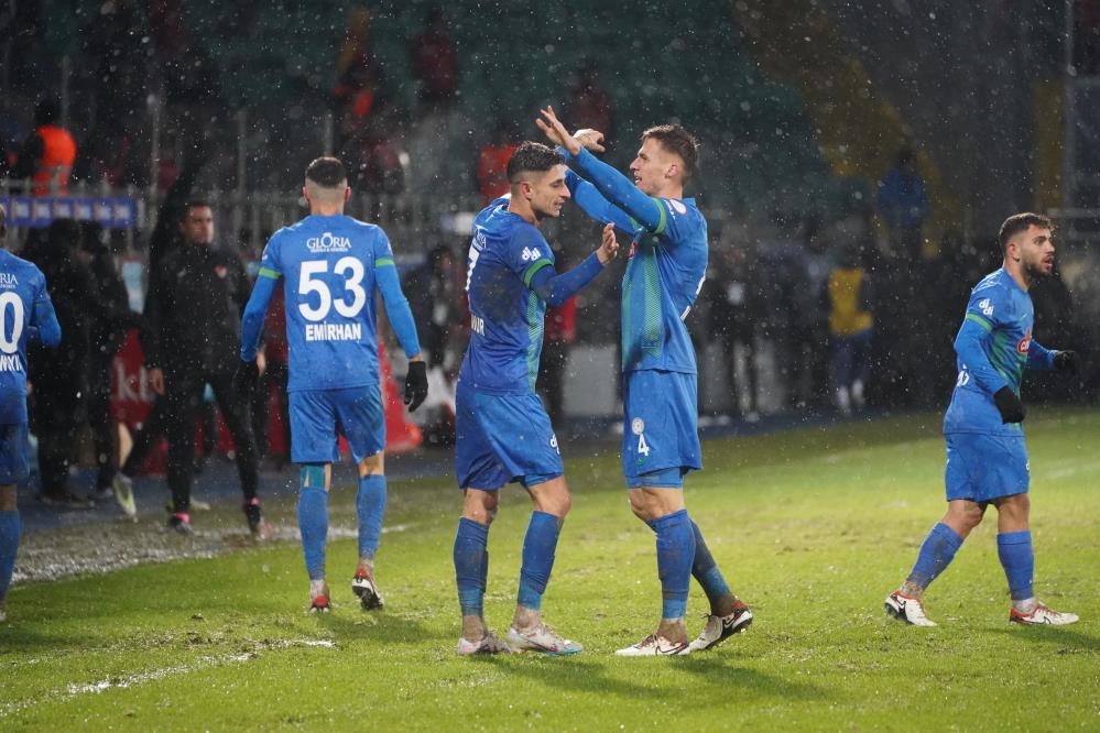 Rizespor-Adana Demirspor maçı fotoğrafları