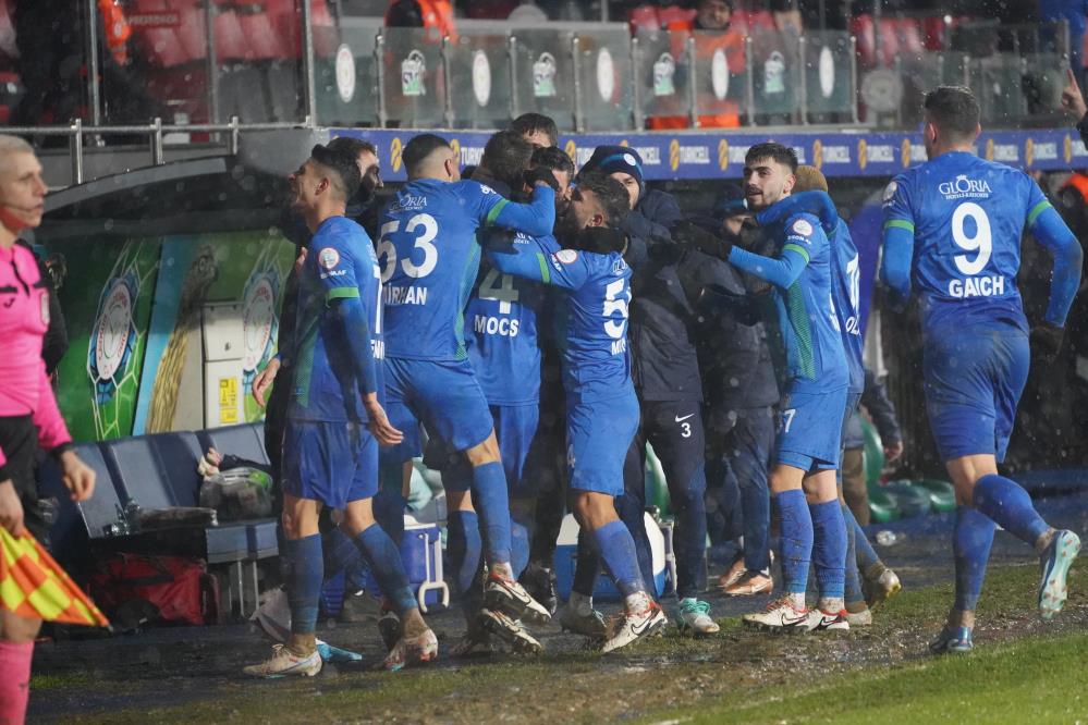 Rizespor-Adana Demirspor maçı fotoğrafları
