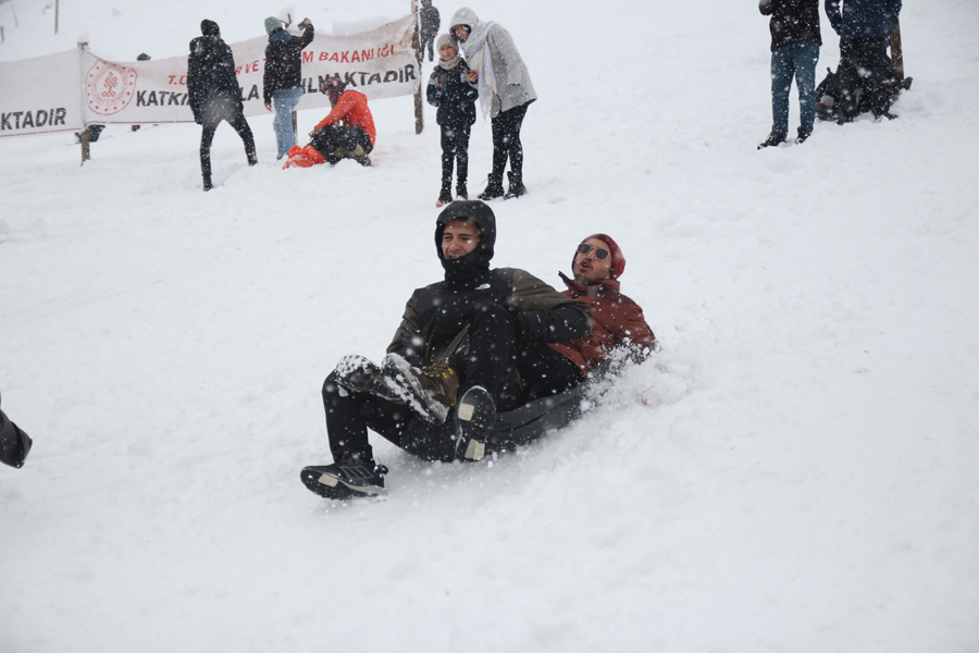16. Ayder Kardan Adam Festivali renkli görüntülerle başladı