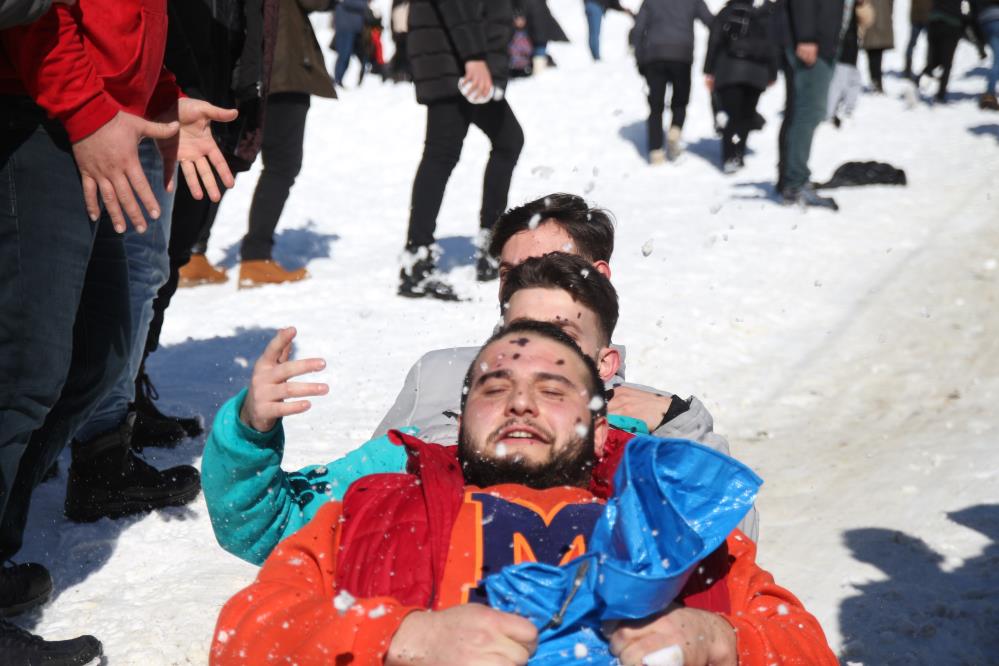 16. Ayder Kardan Adam Festivali renkli görüntülerle başladı