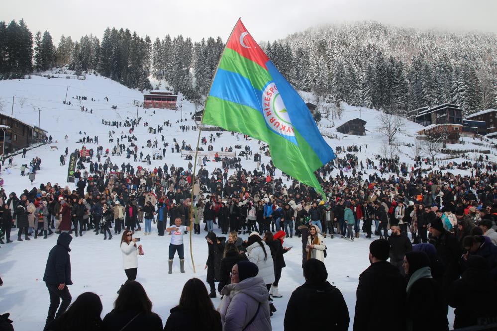 16. Ayder Kardan Adam Festivali renkli görüntülerle başladı