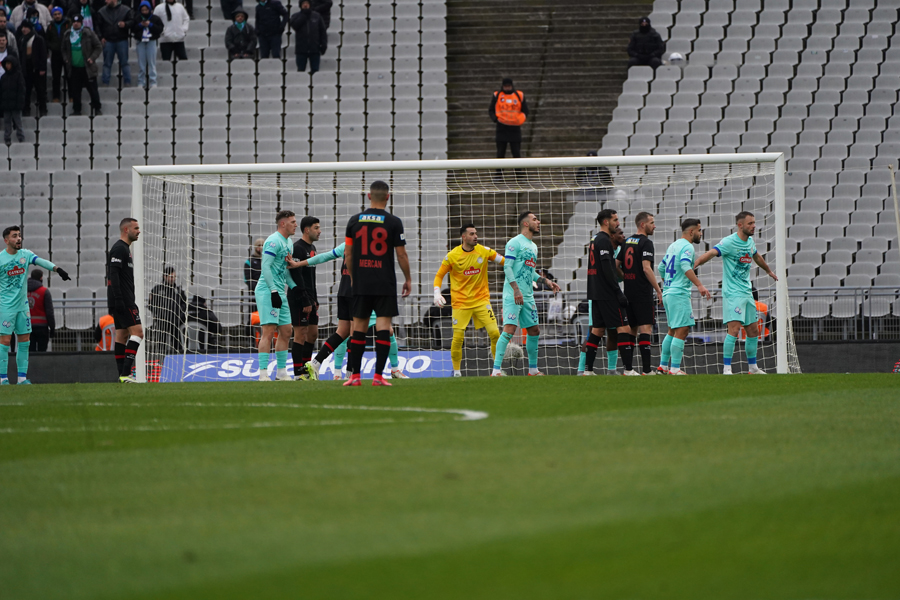 Fatih Karagümrük-Rizespor maçı fotoğrafları