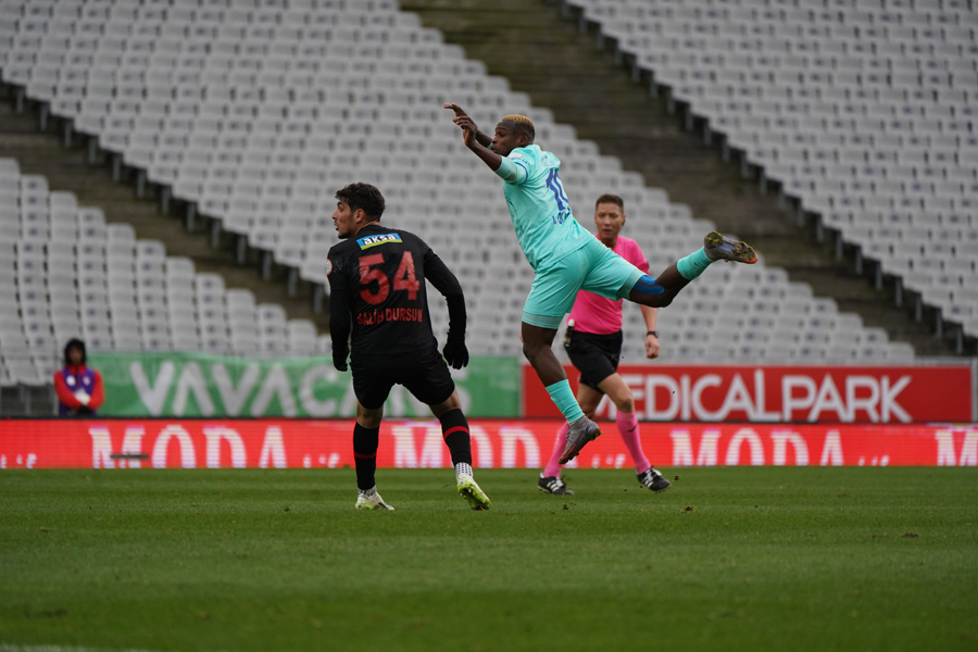 Fatih Karagümrük-Rizespor maçı fotoğrafları