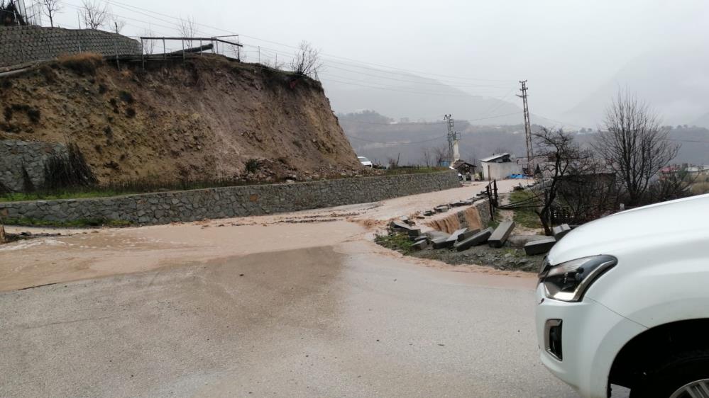 Artvin’de şiddetli yağışlar su taşkınlarına ve heyelanlara neden oldu
