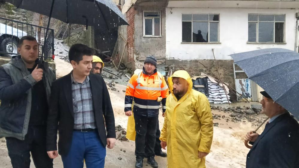 Artvin’de şiddetli yağışlar su taşkınlarına ve heyelanlara neden oldu