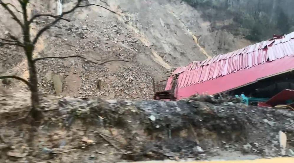 Artvin’de şiddetli yağışlar su taşkınlarına ve heyelanlara neden oldu