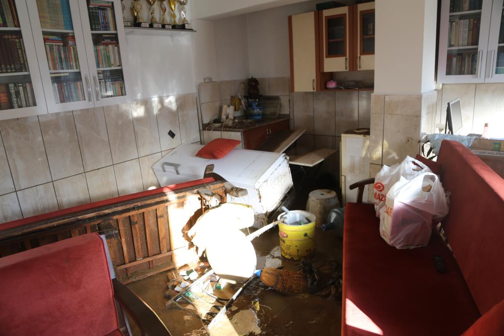 Artvin’de şiddetli yağışlar su taşkınlarına ve heyelanlara neden oldu