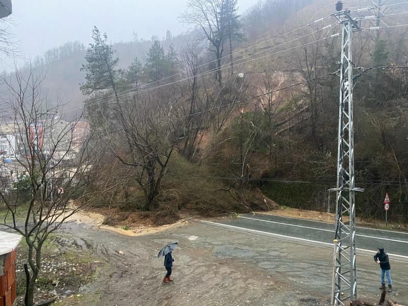 Artvin’de şiddetli yağışlar su taşkınlarına ve heyelanlara neden oldu