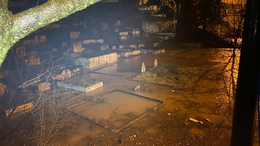 Artvin’de şiddetli yağışlar su taşkınlarına ve heyelanlara neden oldu