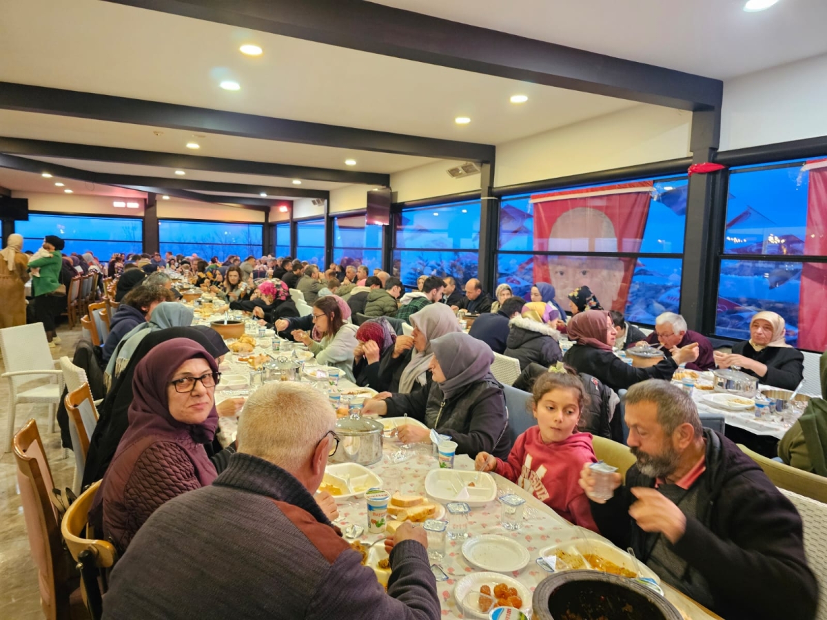Derepazarı'nda MHP'nin iftarına yoğun ilgi