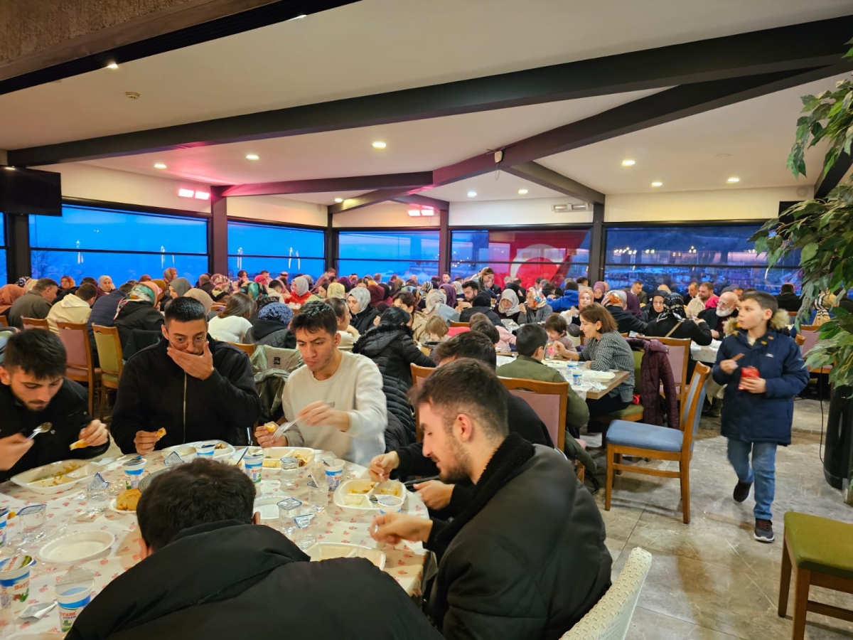 Derepazarı'nda MHP'nin iftarına yoğun ilgi