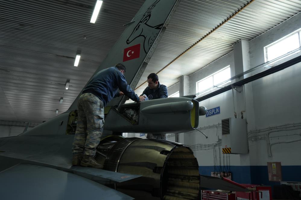 ‘Çelik Kanatlara’ titizlikle bakım
