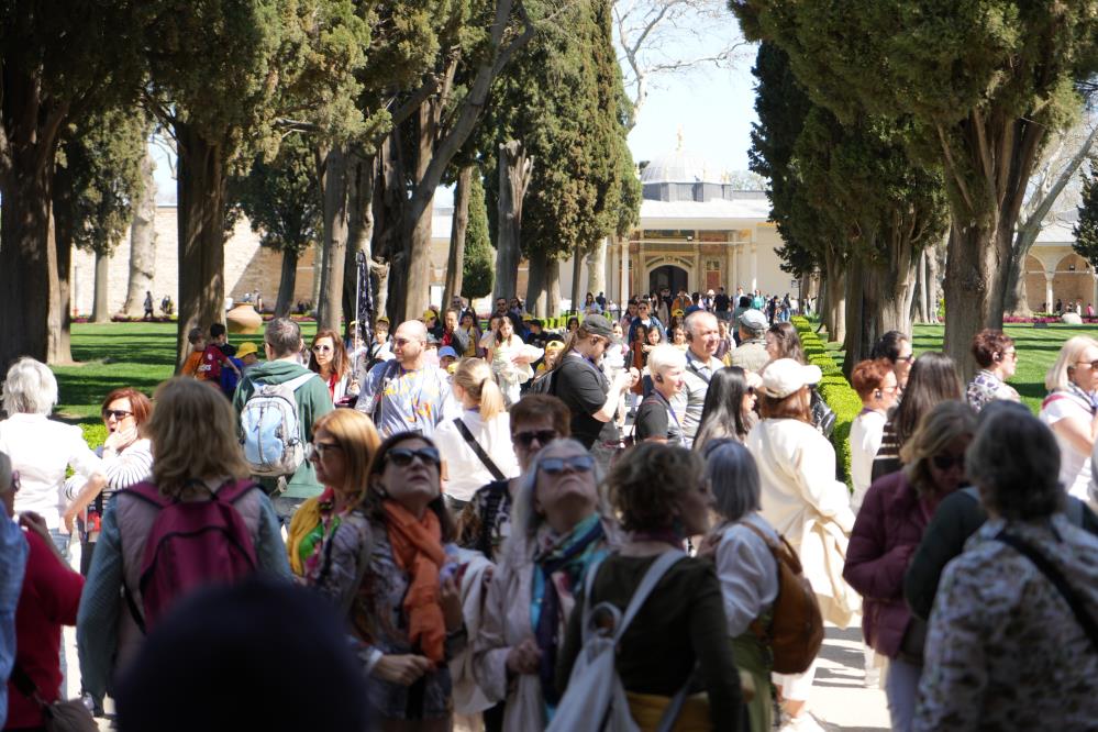 Mukaddes Emanetlere yoğun ilgi