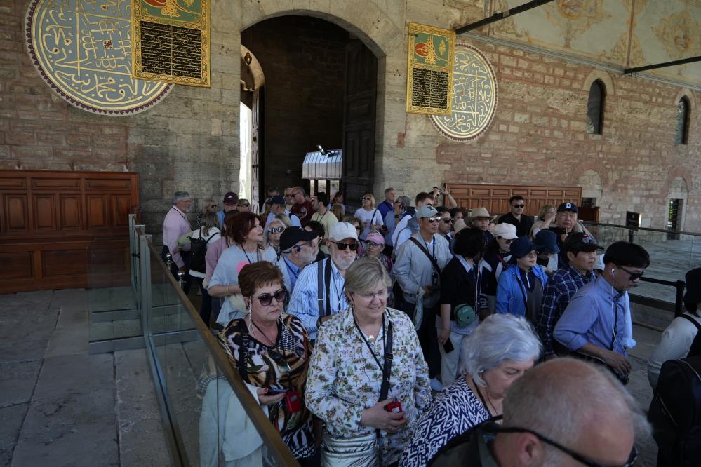 Mukaddes Emanetlere yoğun ilgi