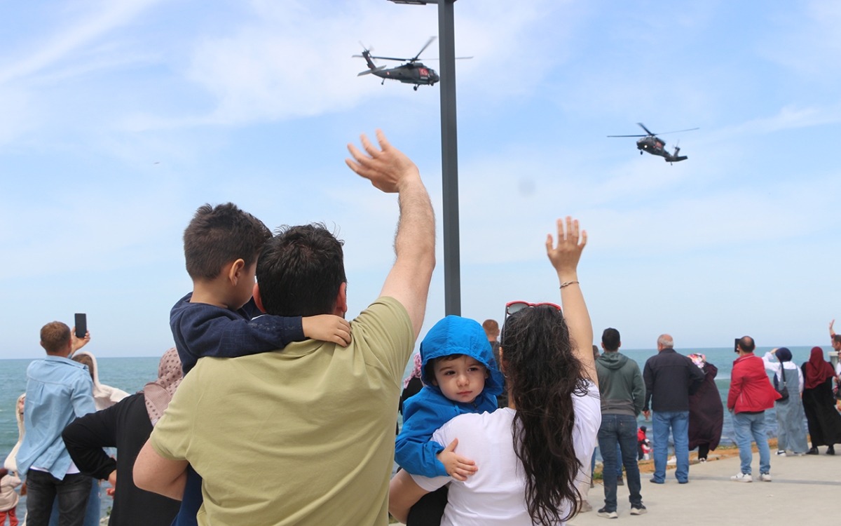 Çelik Kanatlar Rize'de gösteri yaptı