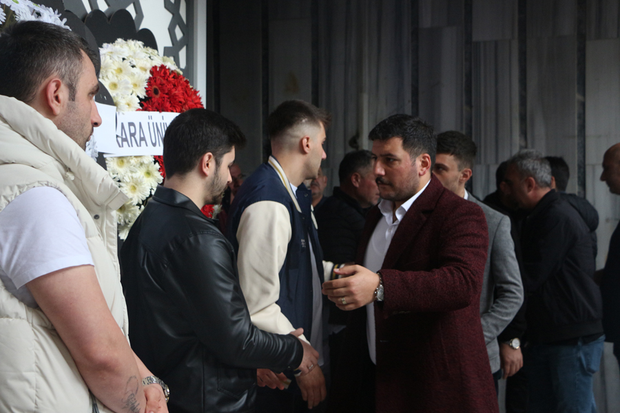 Esila Tüfekçi gözyaşları içerisinde son yolculuğuna uğurlandı