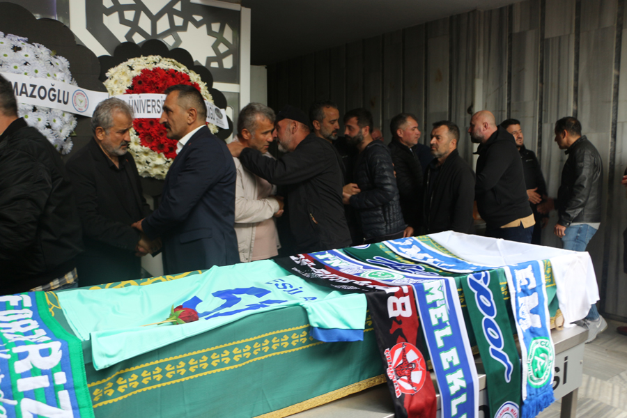 Esila Tüfekçi gözyaşları içerisinde son yolculuğuna uğurlandı