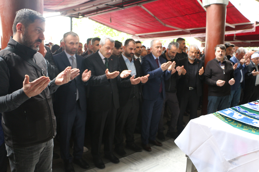 Esila Tüfekçi gözyaşları içerisinde son yolculuğuna uğurlandı