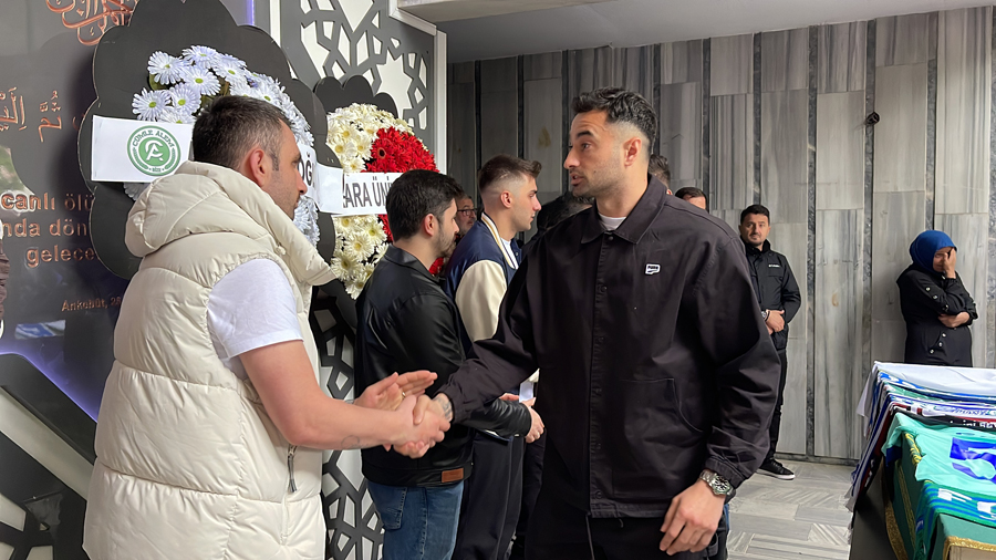 Esila Tüfekçi gözyaşları içerisinde son yolculuğuna uğurlandı