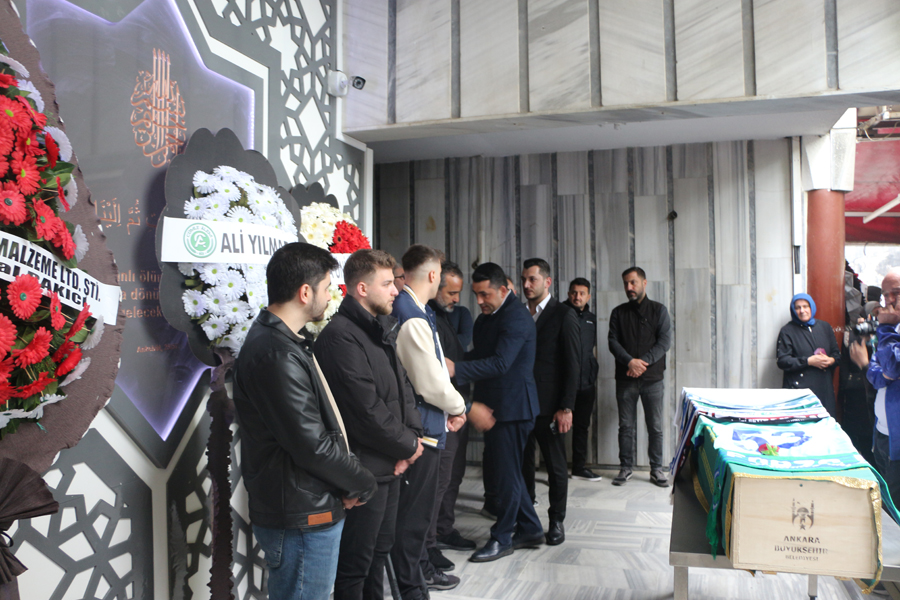 Esila Tüfekçi gözyaşları içerisinde son yolculuğuna uğurlandı