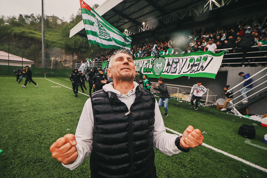 Çayelispor 30 yıl sonra TFF 3. Lig'e yükseldi