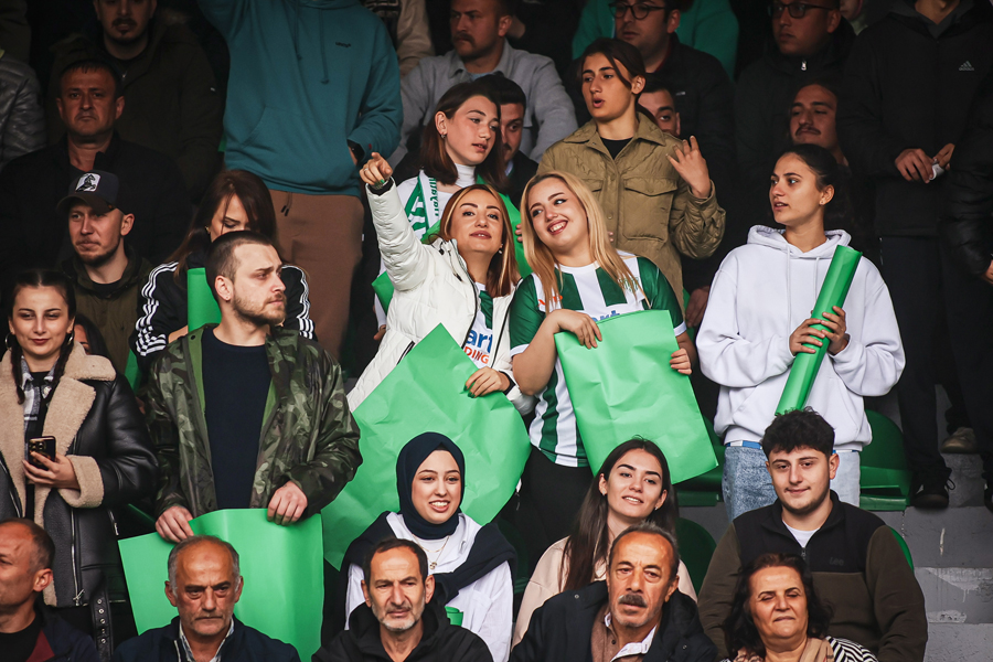 Çayelispor 30 yıl sonra TFF 3. Lig'e yükseldi